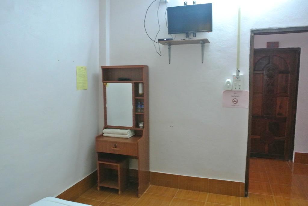 Phonephithak Guesthouse Muang Pakbèng Εξωτερικό φωτογραφία